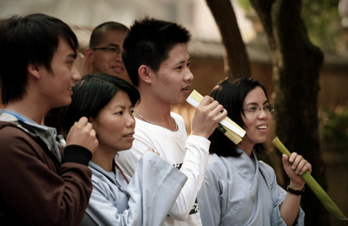 Giới trẻ rủ nhau lên chùa &#039;đi tu&#039;