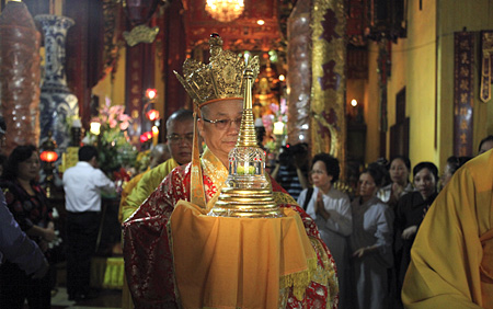 Tháng Tư - mùa Phật đản