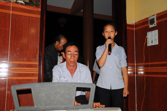 Thắp nến tri ân mùa Báo Hiếu