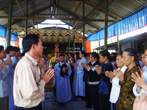 Chùa Giai Lam : Hơn 400 trăm Phật tử về   tham dự Lễ Quy Y