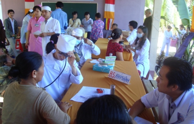 Long An: Chùa An Phú tổ chức Đại lễ Vu Lan và phát quà khám chữa bệnh cho bà con địa phương