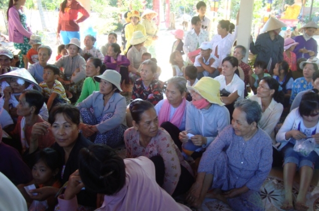 Long An: Chùa An Phú tổ chức Đại lễ Vu Lan và phát quà khám chữa bệnh cho bà con địa phương