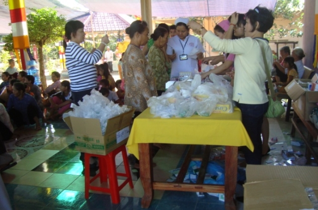 Long An: Chùa An Phú tổ chức Đại lễ Vu Lan và phát quà khám chữa bệnh cho bà con địa phương