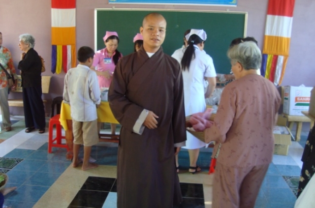 Long An: Chùa An Phú tổ chức Đại lễ Vu Lan và phát quà khám chữa bệnh cho bà con địa phương