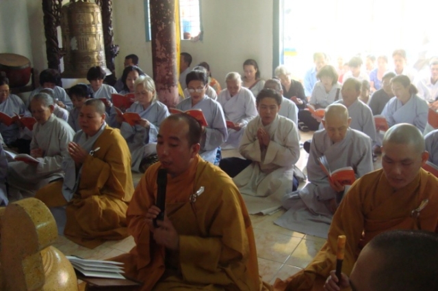Long An: Chùa An Phú tổ chức Đại lễ Vu Lan và phát quà khám chữa bệnh cho bà con địa phương