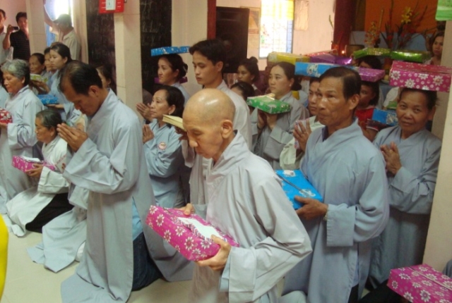 Long An: Chùa An Phú tổ chức Đại lễ Vu Lan và phát quà khám chữa bệnh cho bà con địa phương
