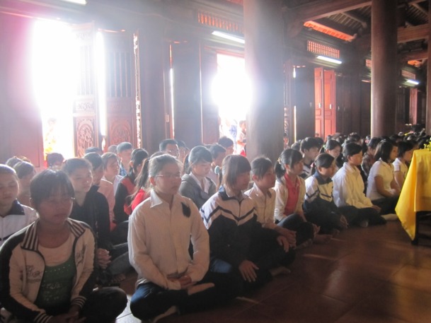 Hà Tĩnh: Gần 3000 em dự tư vấn, cầu nguyện mùa thi