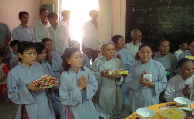 Long An: Chùa An Phú tổ chức Đại lễ Vu Lan và phát quà khám chữa bệnh cho bà con địa phương