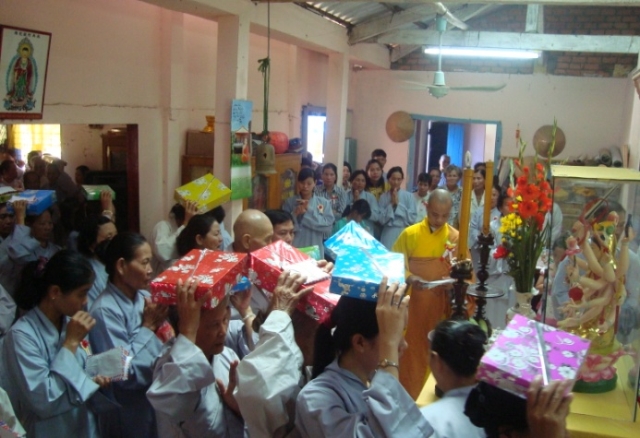 Long An: Chùa An Phú tổ chức Đại lễ Vu Lan và phát quà khám chữa bệnh cho bà con địa phương