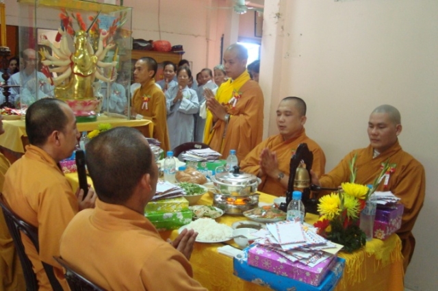 Long An: Chùa An Phú tổ chức Đại lễ Vu Lan và phát quà khám chữa bệnh cho bà con địa phương