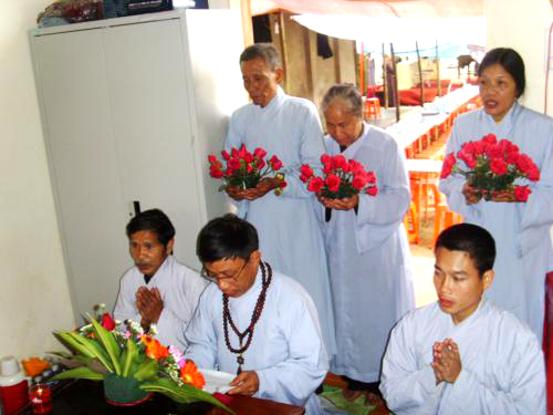 Chùa Giai Lam : Hơn 400 trăm Phật tử về   tham dự Lễ Quy Y