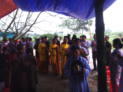 Chùa Giai Lam : Hơn 400 trăm Phật tử về   tham dự Lễ Quy Y