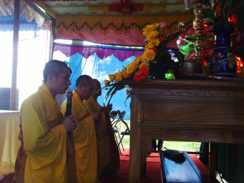 Chùa Giai Lam : Hơn 400 trăm Phật tử về   tham dự Lễ Quy Y