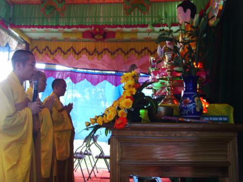 Chùa Giai Lam : Hơn 400 trăm Phật tử về   tham dự Lễ Quy Y