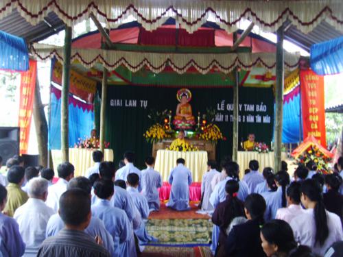 Chùa Giai Lam : Hơn 400 trăm Phật tử về   tham dự Lễ Quy Y