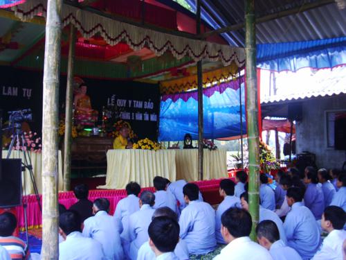 Chùa Giai Lam : Hơn 400 trăm Phật tử về   tham dự Lễ Quy Y