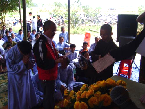 Chùa Giai Lam : Hơn 400 trăm Phật tử về   tham dự Lễ Quy Y