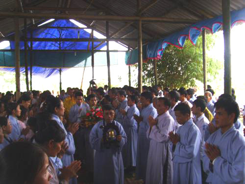 Chùa Giai Lam : Hơn 400 trăm Phật tử về   tham dự Lễ Quy Y