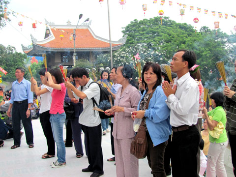 Người Sài Gòn nô nức mừng lễ Phật đản