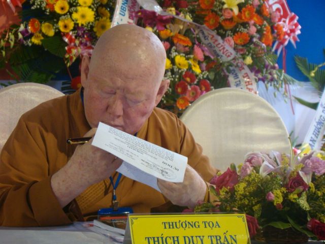 Chùm ảnh Nghị quyết Hội thảo hướng dẫn Phật tử toàn quốc năm 2011 tại TP. Đà Nẵng