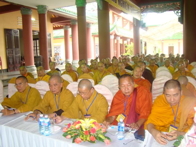 Chùm ảnh Nghị quyết Hội thảo hướng dẫn Phật tử toàn quốc năm 2011 tại TP. Đà Nẵng