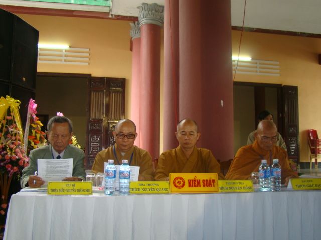 Chùm ảnh Nghị quyết Hội thảo hướng dẫn Phật tử toàn quốc năm 2011 tại TP. Đà Nẵng