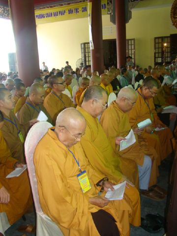 Chùm ảnh Nghị quyết Hội thảo hướng dẫn Phật tử toàn quốc năm 2011 tại TP. Đà Nẵng