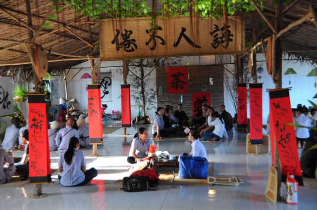 Chùm ảnh về không gian triển lãm thư pháp và trà đạo tại trường Trung Cấp Phật Học Đồng Nai
