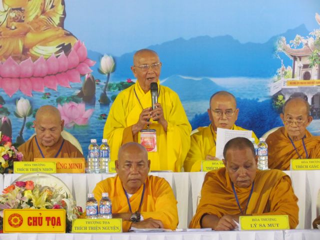 Chùm ảnh Nghị quyết Hội thảo hướng dẫn Phật tử toàn quốc năm 2011 tại TP. Đà Nẵng