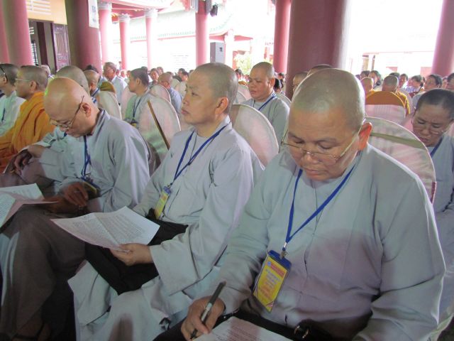 Chùm ảnh Nghị quyết Hội thảo hướng dẫn Phật tử toàn quốc năm 2011 tại TP. Đà Nẵng