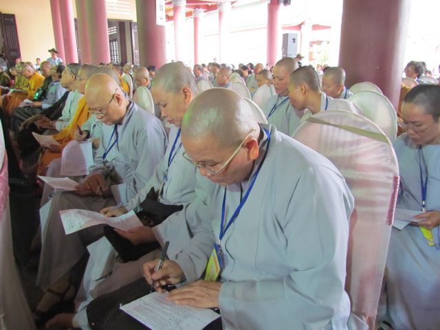 Chùm ảnh Nghị quyết Hội thảo hướng dẫn Phật tử toàn quốc năm 2011 tại TP. Đà Nẵng
