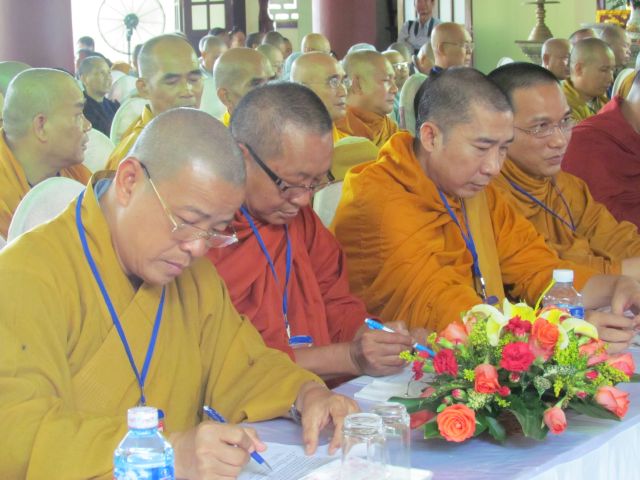 Chùm ảnh Nghị quyết Hội thảo hướng dẫn Phật tử toàn quốc năm 2011 tại TP. Đà Nẵng