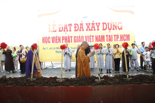 BÌNH CHÁNH: Rộn ràng không khí trước phút lễ đặt đá xây dựng Học viện mới tại TP.HCM