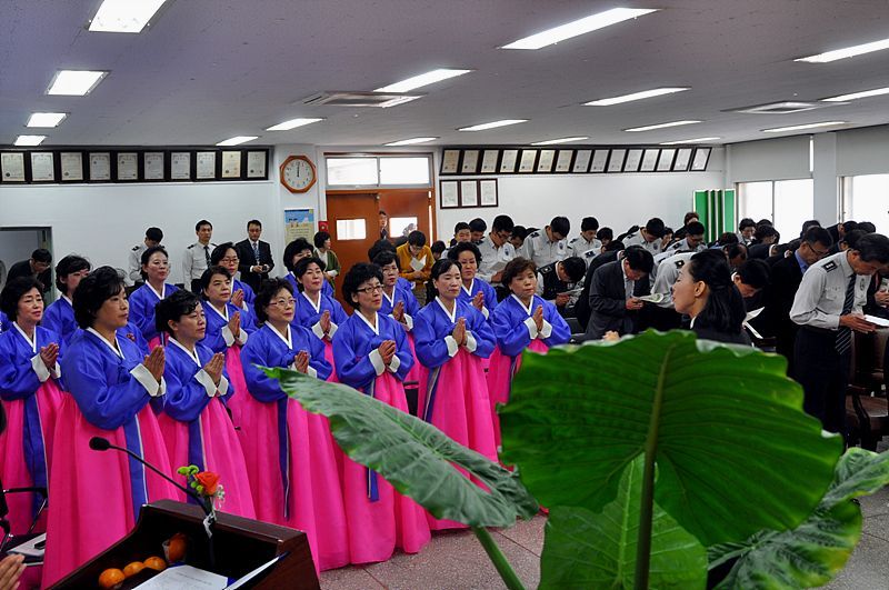 Hàn Quốc : Cảnh Sát quận Giang Nam (Gangnam -  江南) An vị Phật
