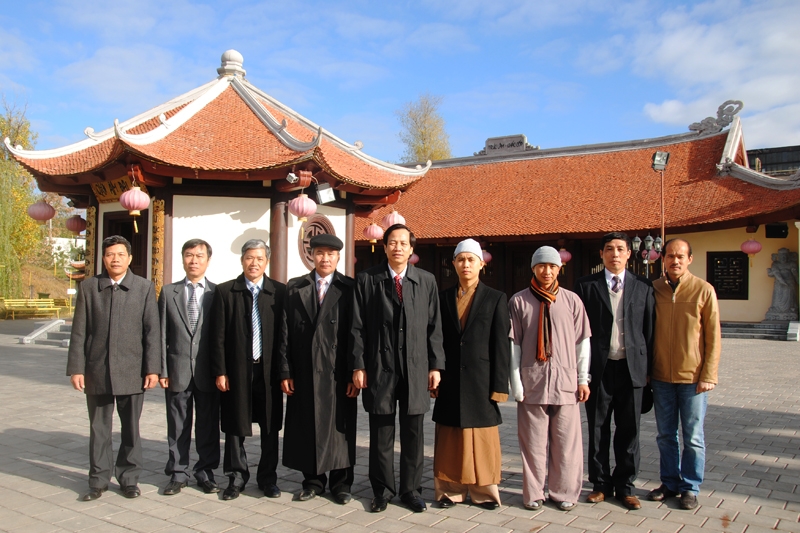 Đoàn Đại Biểu Cấp Cao Đảng ủy Khối Các Cơ Quan Trung Ương Thăm Chùa Trúc Lâm Kharkov, Ucraina