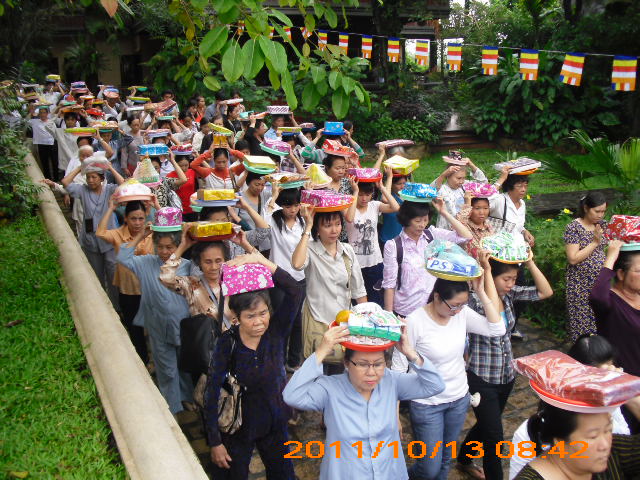 Chùm ảnh: Lễ dâng y Kathina tại tổ đình Bửu Long - quận 9