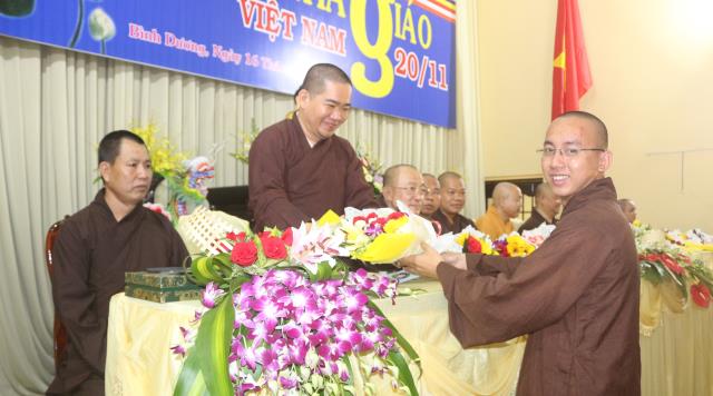 Bình Dương: Trường Trung cấp Phật học tổ chức lễ Nhà giáo Việt Nam 20 – 11