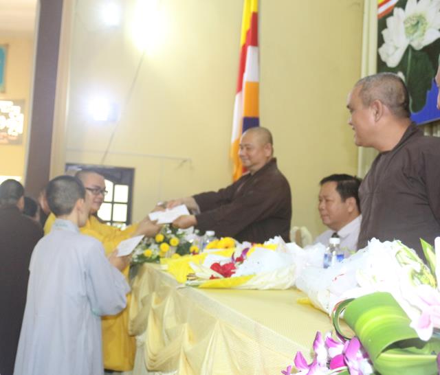 Bình Dương: Trường Trung cấp Phật học tổ chức lễ Nhà giáo Việt Nam 20 – 11