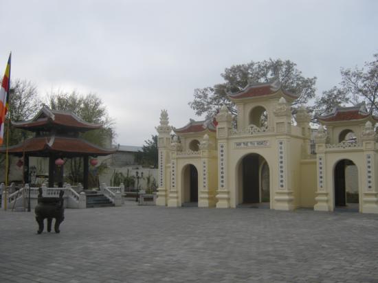 Đoàn Đại Biểu Cấp Cao Đảng ủy Khối Các Cơ Quan Trung Ương Thăm Chùa Trúc Lâm Kharkov, Ucraina