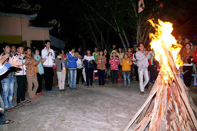 Gia Lai: Đêm Khánh Đản Phật A-Di-Đà và Lễ Đặt Đá Trùng Tu Chánh Điện Chùa Linh Hội