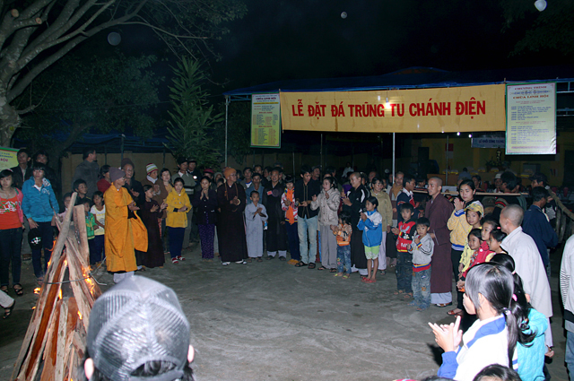 Gia Lai: Đêm Khánh Đản Phật A-Di-Đà và Lễ Đặt Đá Trùng Tu Chánh Điện Chùa Linh Hội
