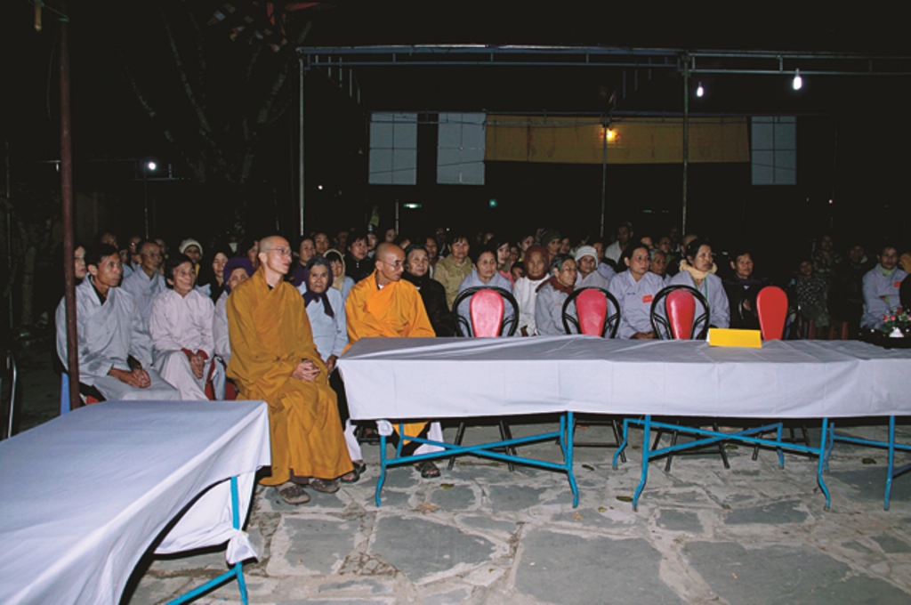 Gia Lai: Đêm Khánh Đản Phật A-Di-Đà và Lễ Đặt Đá Trùng Tu Chánh Điện Chùa Linh Hội