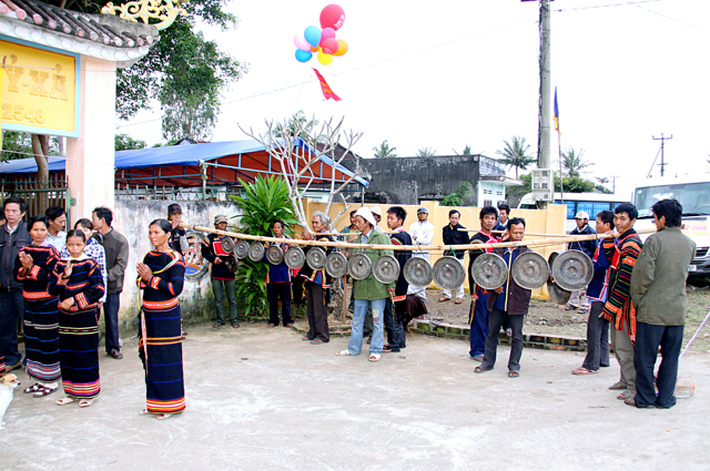 Gia Lai: Đêm Khánh Đản Phật A-Di-Đà và Lễ Đặt Đá Trùng Tu Chánh Điện Chùa Linh Hội