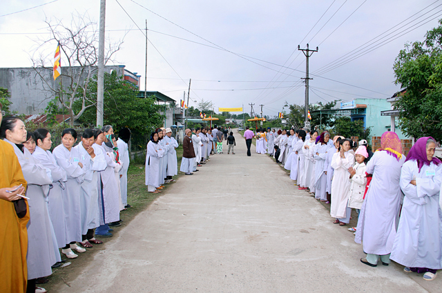 Gia Lai: Đêm Khánh Đản Phật A-Di-Đà và Lễ Đặt Đá Trùng Tu Chánh Điện Chùa Linh Hội
