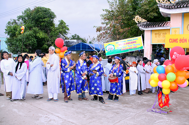 Gia Lai: Đêm Khánh Đản Phật A-Di-Đà và Lễ Đặt Đá Trùng Tu Chánh Điện Chùa Linh Hội