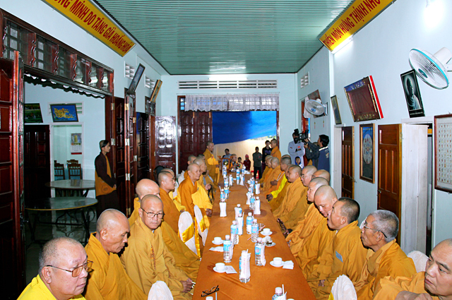 Gia Lai: Đêm Khánh Đản Phật A-Di-Đà và Lễ Đặt Đá Trùng Tu Chánh Điện Chùa Linh Hội