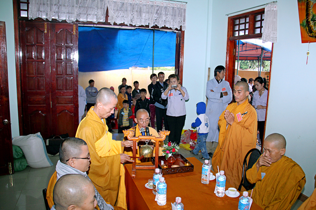 Gia Lai: Đêm Khánh Đản Phật A-Di-Đà và Lễ Đặt Đá Trùng Tu Chánh Điện Chùa Linh Hội
