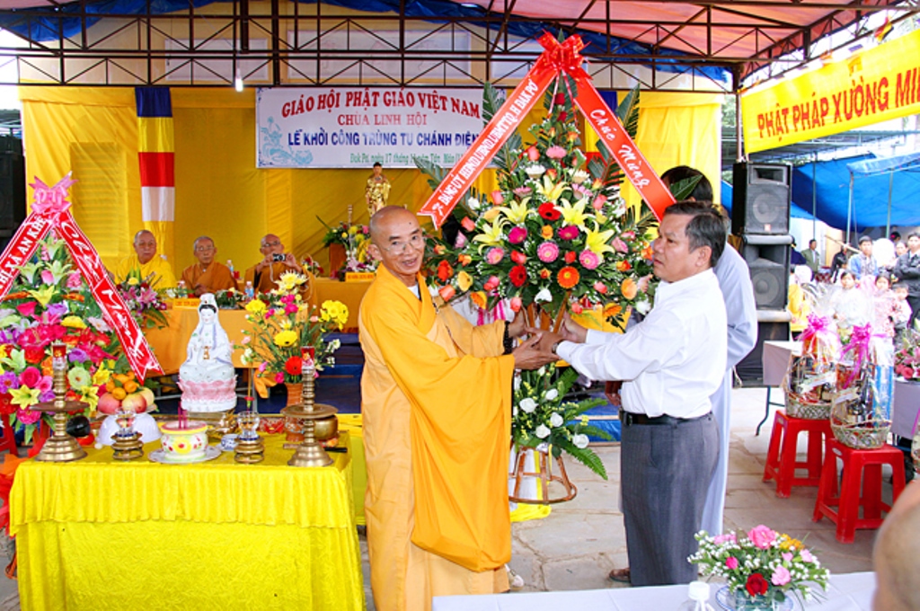 Gia Lai: Đêm Khánh Đản Phật A-Di-Đà và Lễ Đặt Đá Trùng Tu Chánh Điện Chùa Linh Hội