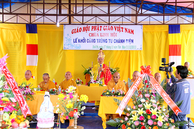 Gia Lai: Đêm Khánh Đản Phật A-Di-Đà và Lễ Đặt Đá Trùng Tu Chánh Điện Chùa Linh Hội