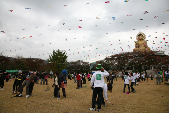Sinh hoạt văn nghệ, văn hoá thể thao tại Hoằng Pháp Tự, Hàn Quốc